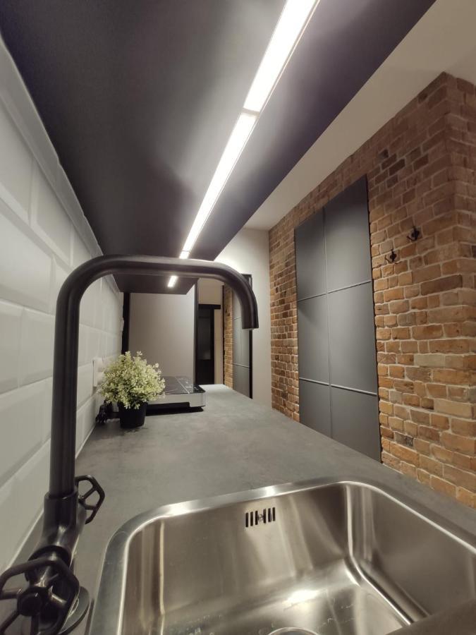 Red Wall Apartment In The Old Town Гданск Екстериор снимка
