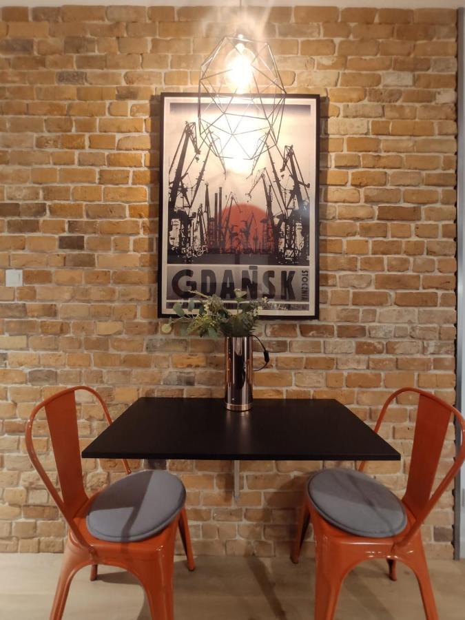 Red Wall Apartment In The Old Town Гданск Екстериор снимка