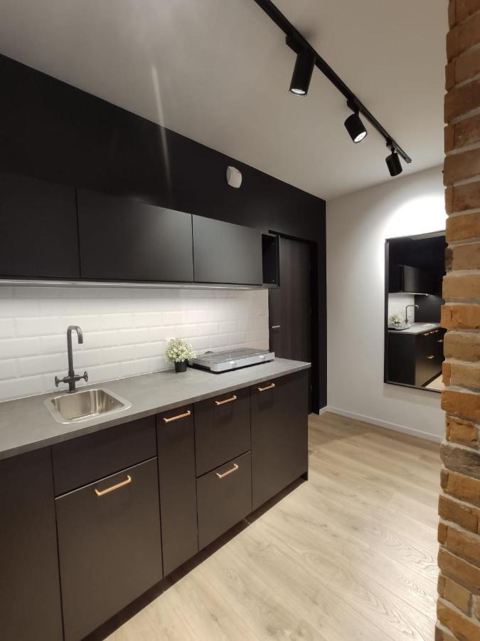 Red Wall Apartment In The Old Town Гданск Екстериор снимка