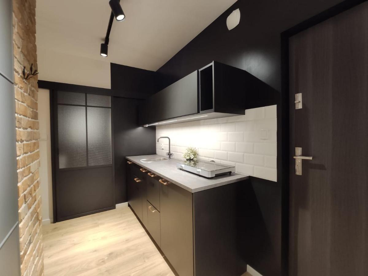 Red Wall Apartment In The Old Town Гданск Екстериор снимка